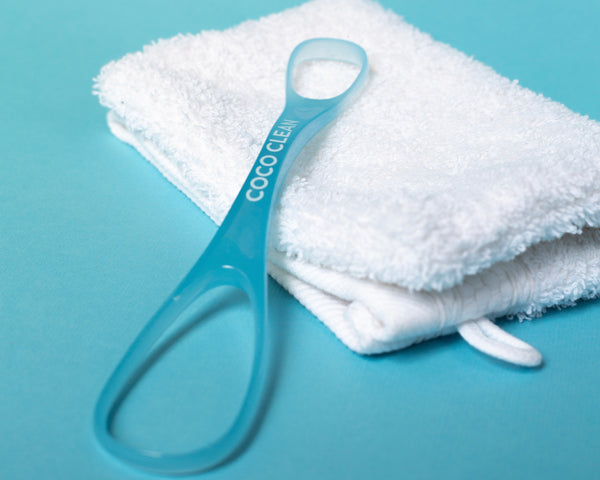 Gebruik jij je tandenborstel om je tong schoon te maken? We say NO!