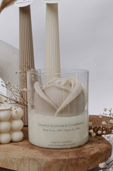Geurkaars met beige rozen